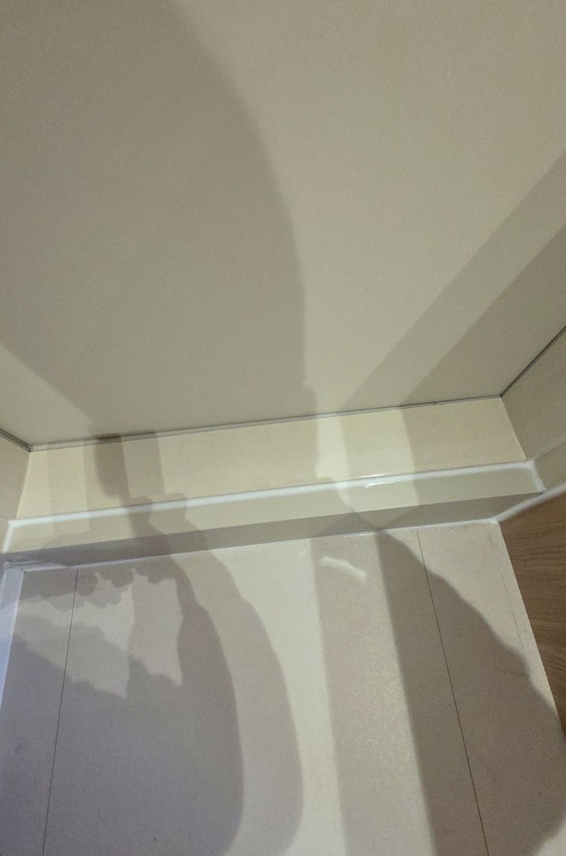 부천 방문수리 시공 후 — 문틀 하부를 정리해 걸림 없이 여닫히도록 마감한 상태